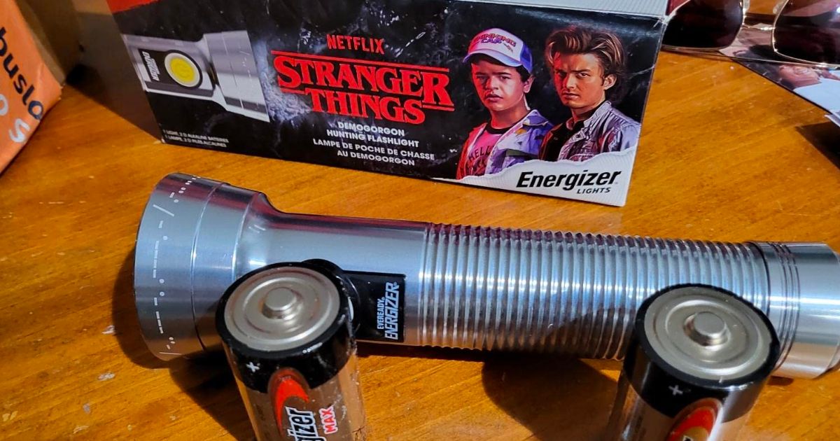 Stranger things demogorgon hunting flashlight with box and two d cell batteries