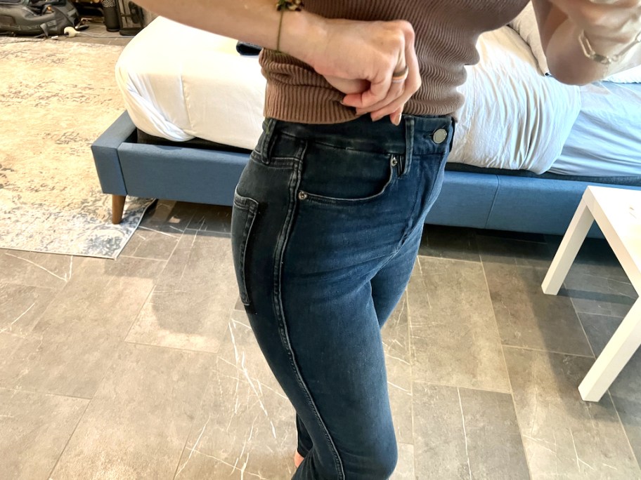 Collin wearing Good American jeans 
