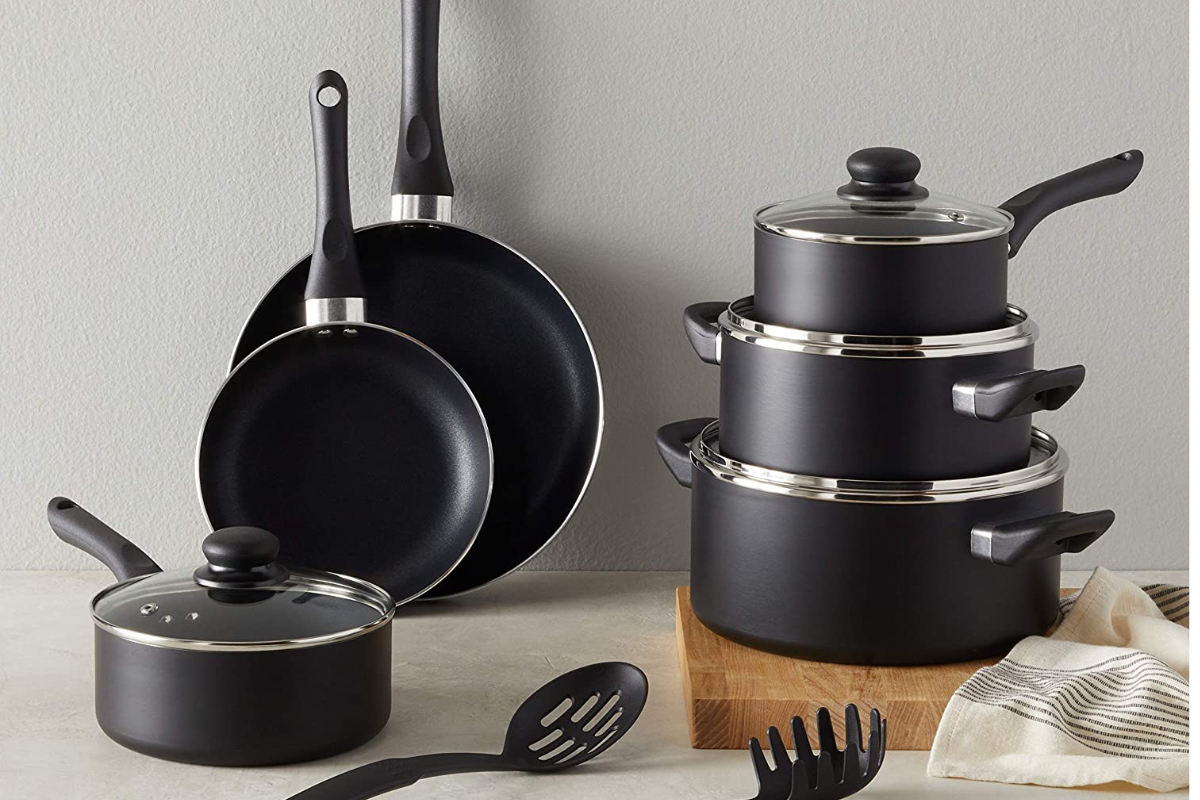 Up to 47% Off Amazon Basics Cookware Sets | 15-Piece Set Just $40 ...