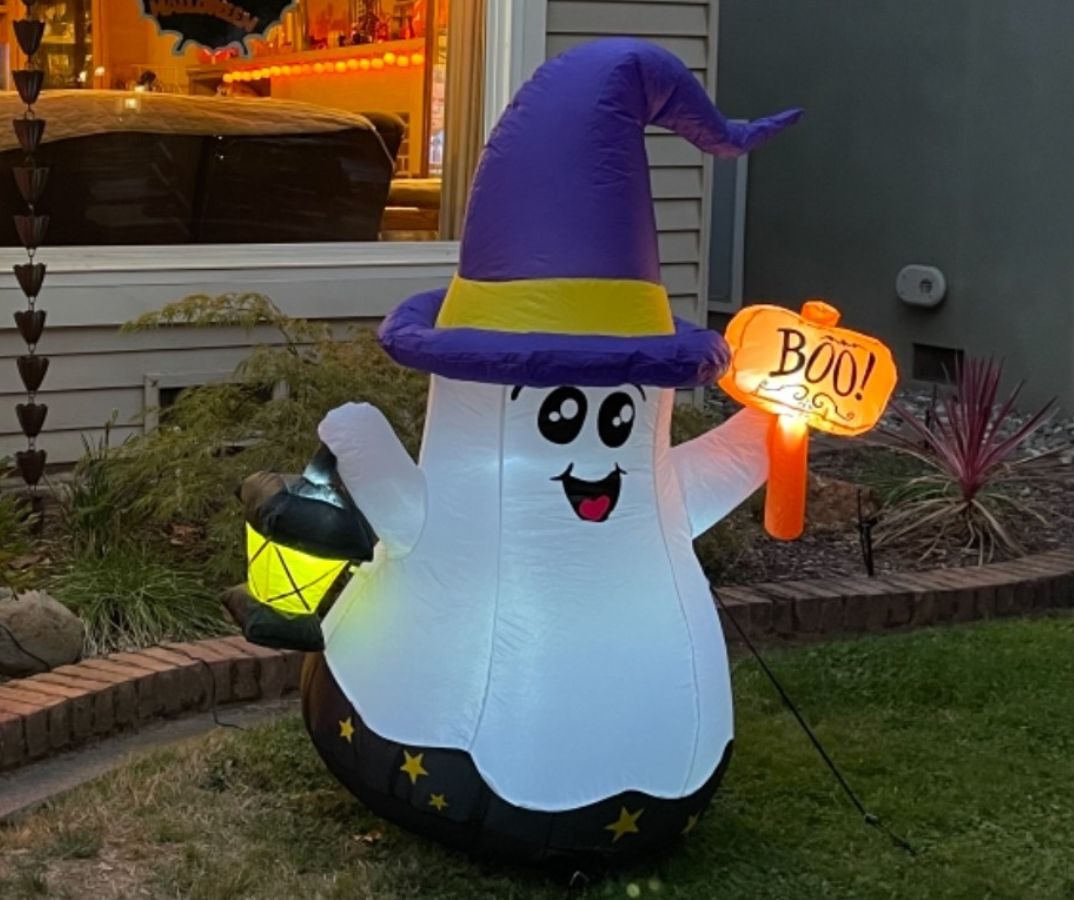 A Wizard Ghost Goosh Halloween Inflatable