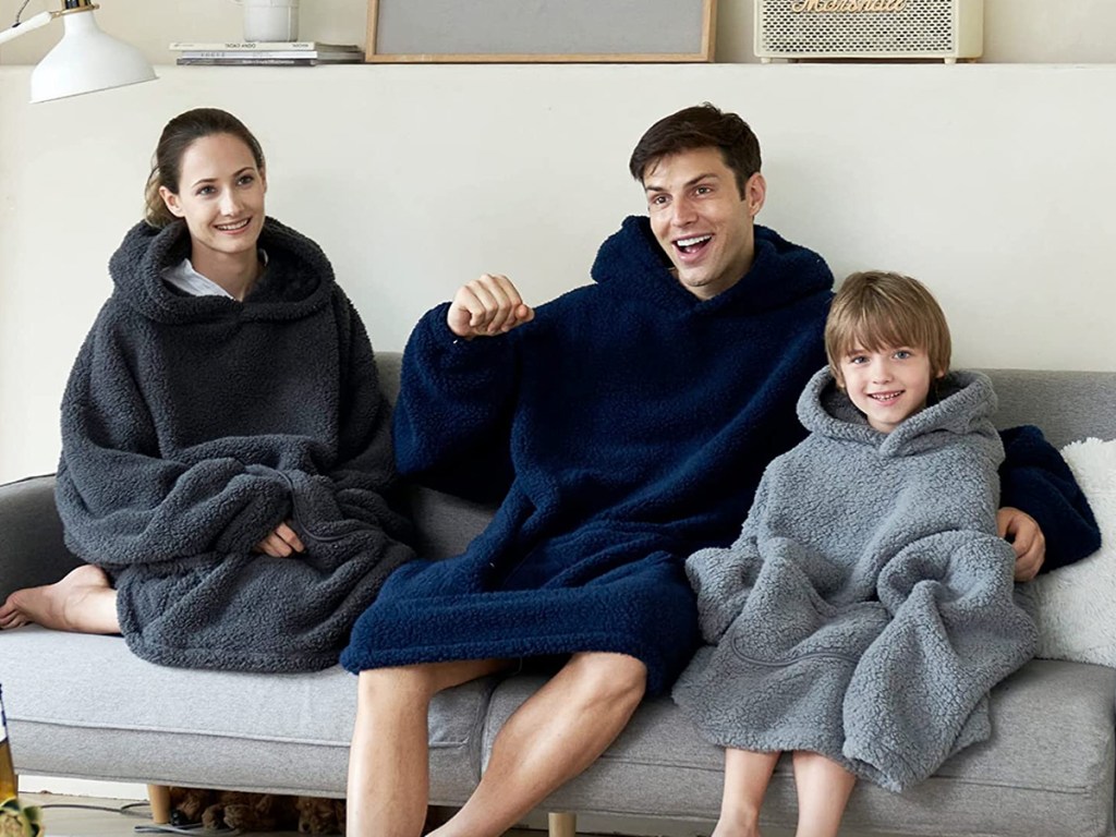 Wearable Blanket Hoodies for the Whole Family from 19.59 on Amazon