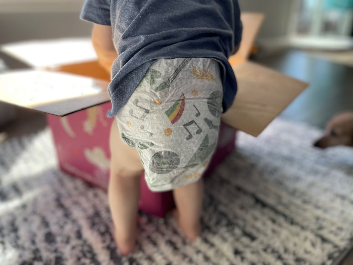 10 Best Diapers That Don't Stink (Eco-Friendly, Cloth, & More)