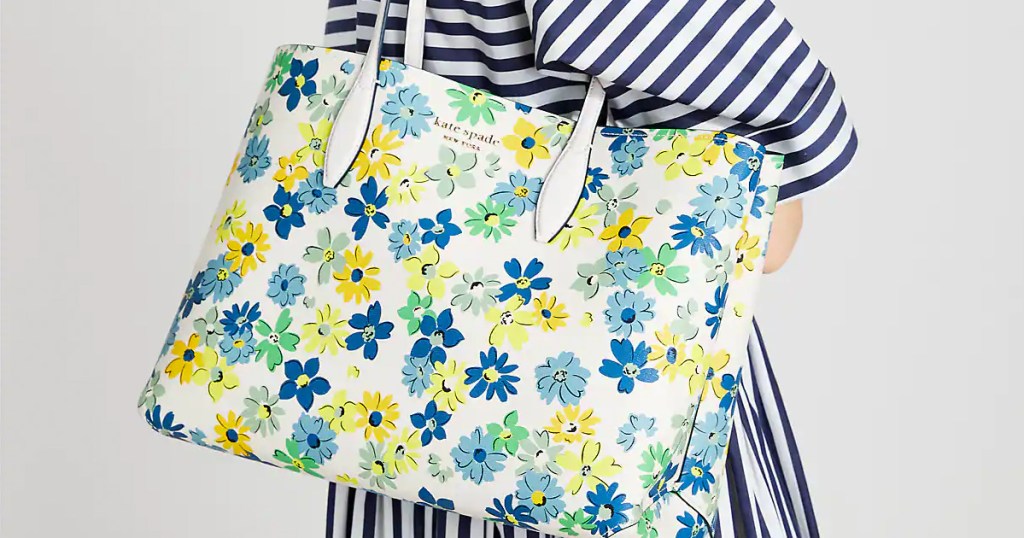 Extra 30% Off Kate Spade Promo Code + Free Shipping | Tote & Wristlet Set  Just $95 Shipped (Reg. $248) | Hip2Save