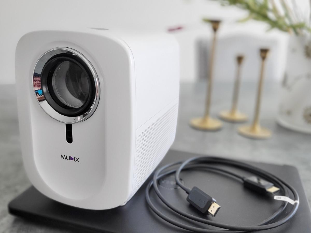 MUDIX Portable Mini Projector