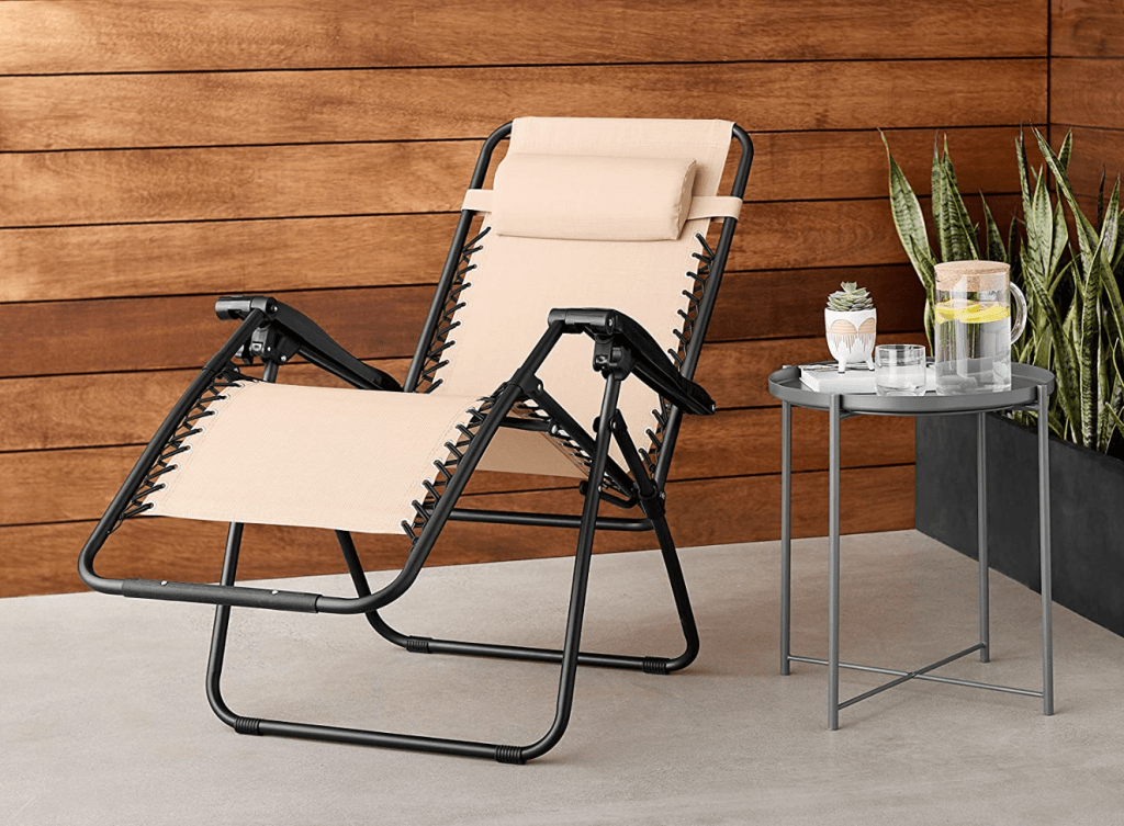  Amazon Basics Outdoor Textilene Adjustable Zero Gravity Folding Reclining Lounge Chair with Pillow, Beige