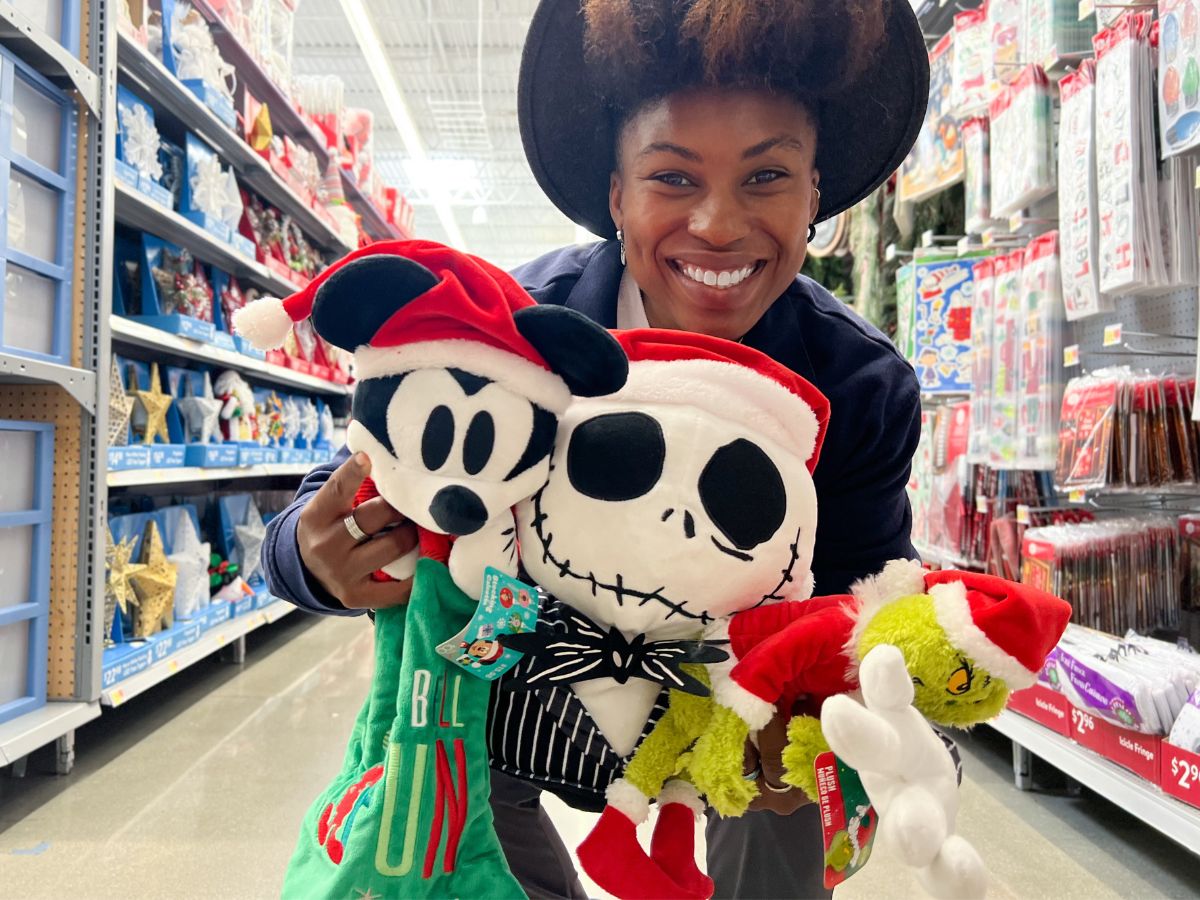 NEW Holiday Decor at Walmart | The Grinch, Nightmare Before Christmas & More