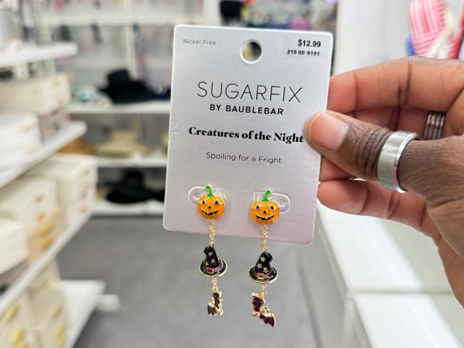 hand-holding-halloween-creatures-of-the-night-earrings أقراط SugarFix By Baublebar Halloween تبدأ من 13.99 دولارًا في Target | اختر من بين طن من الأنماط!