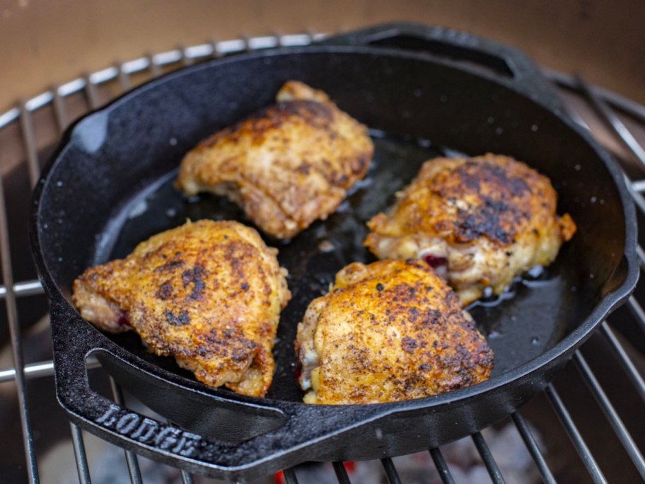 chicken thighs in lodge round pan