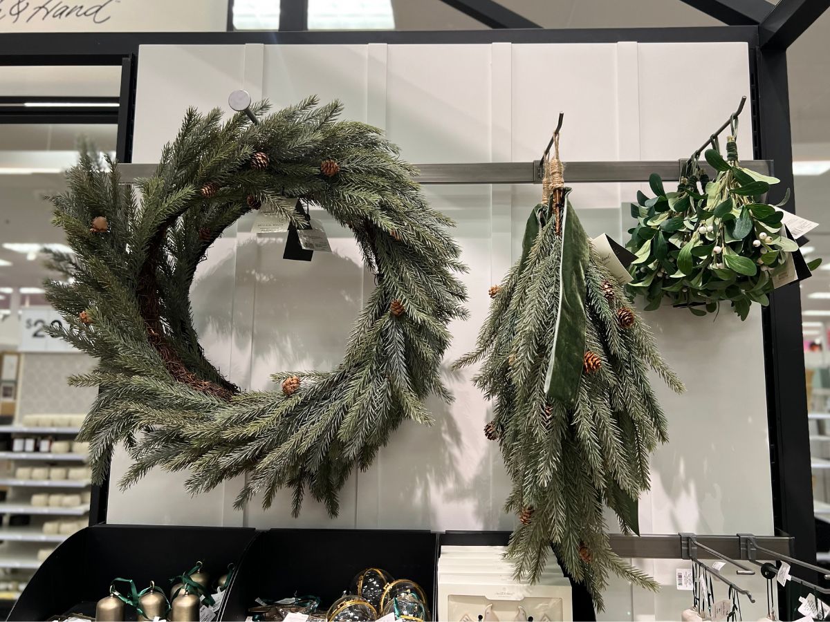 26 Faux Spruce Pinecone Christmas Wreath