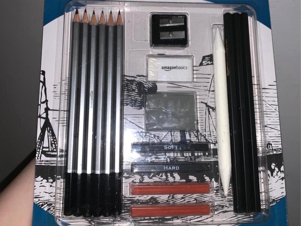 Amazon Basics Sketching and Drawing 17-Piece Pencil Kit
