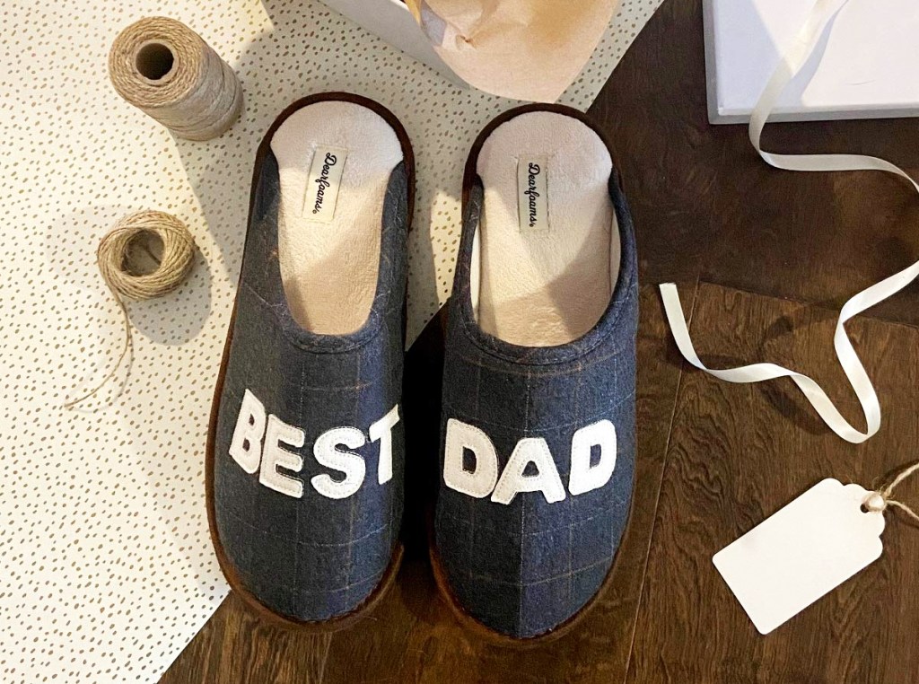 pair of slippers that say best dad