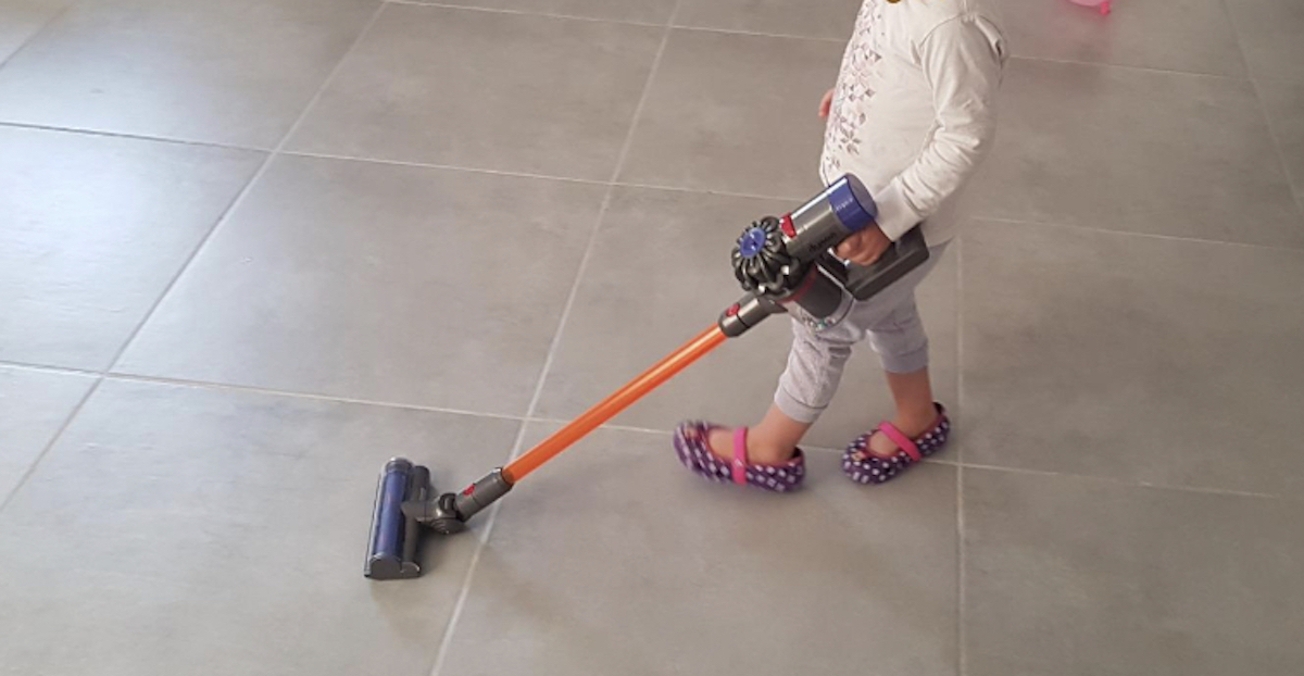 Dyson cordless best sale hoover toy