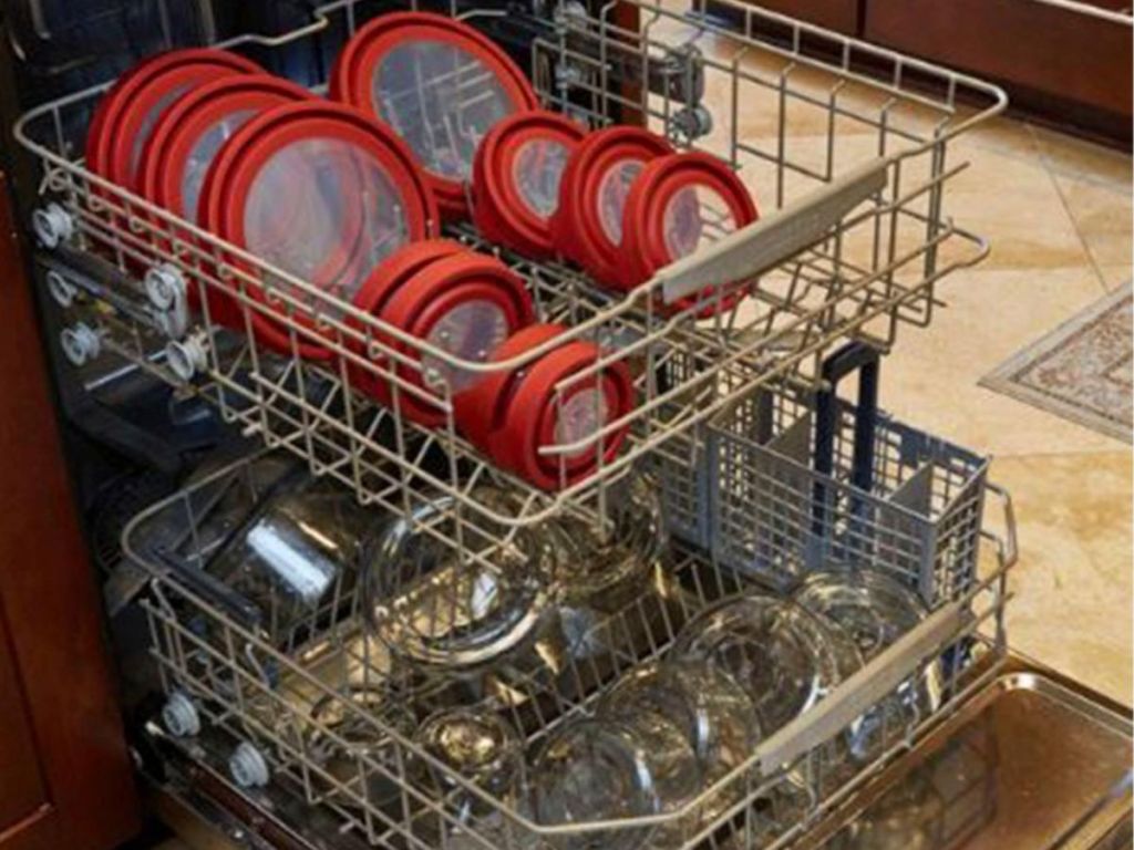 Anchor Hocking Food Storage Containers Set in a dishwasher