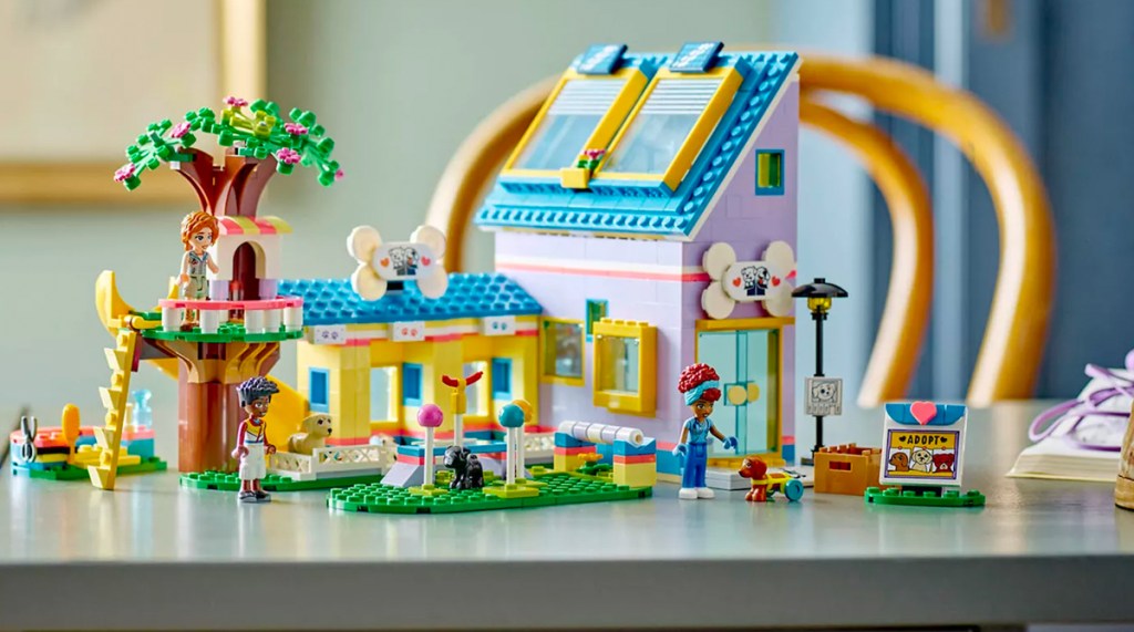 LEGO Friends Dog Rescue Center 617-Piece Building Toy Set