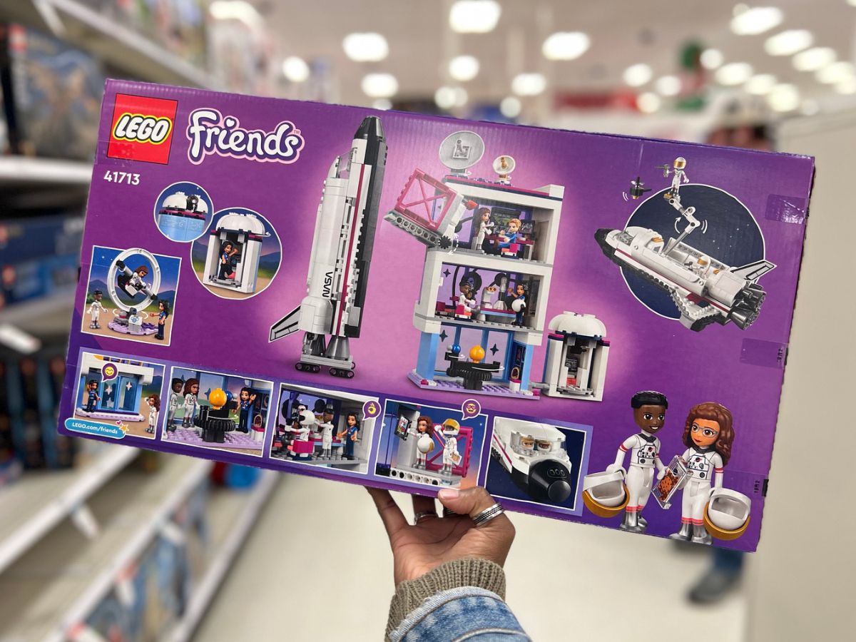 The back of the LEGO Friends Olivias space academy box