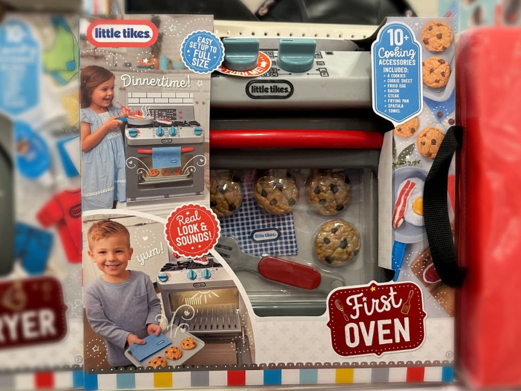 Little Tikes First Oven Realistic Pretend Play Appliance for Kids, Play  Kitchen with 11 Accessories and Realistic Cooking Sounds, Unique Toy