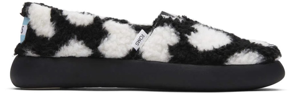 black and white fleece toms