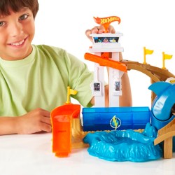 Hot Wheels Color Shifter Sharkport Showdown Playset Just $14.49 on Amazon (Regularly $21) + More