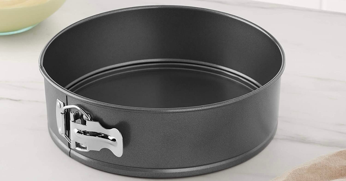 Amazon Basics Non-Stick 9" Springform Pan