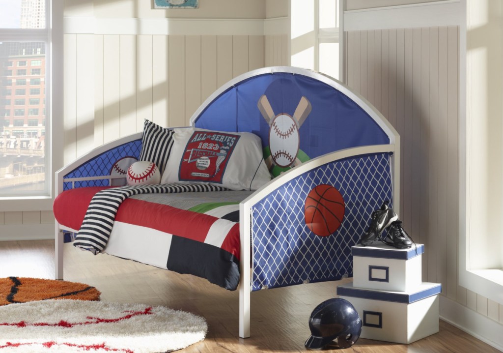 Big Game Kid's Daybed w/ Reversible Back