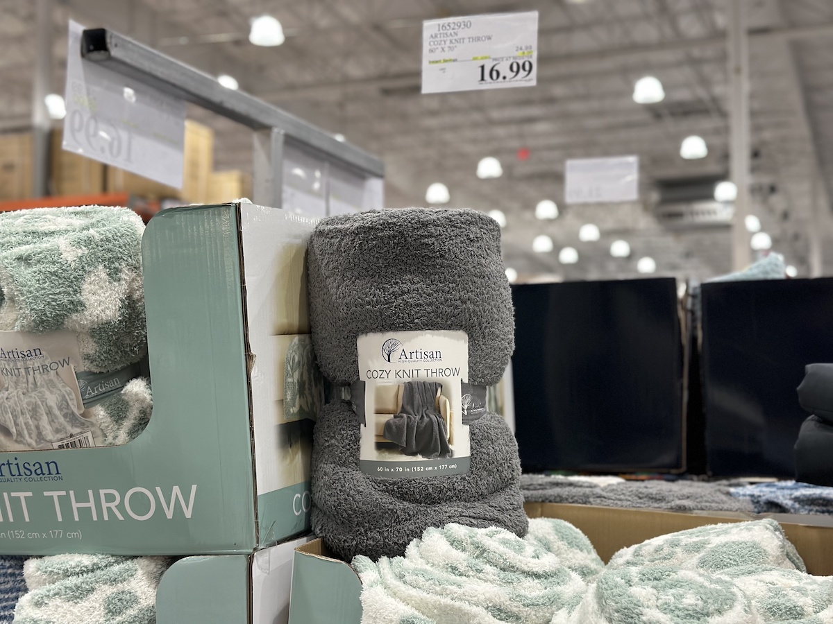 Costco's Cozy Knit Throw Blankets Looks Just Like Barefoot Dreams (And