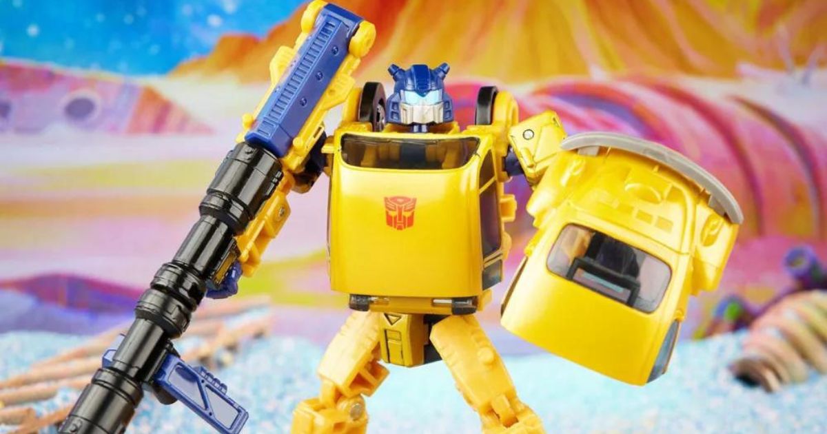 Transformer Goldbug in autobot form with a bazooka