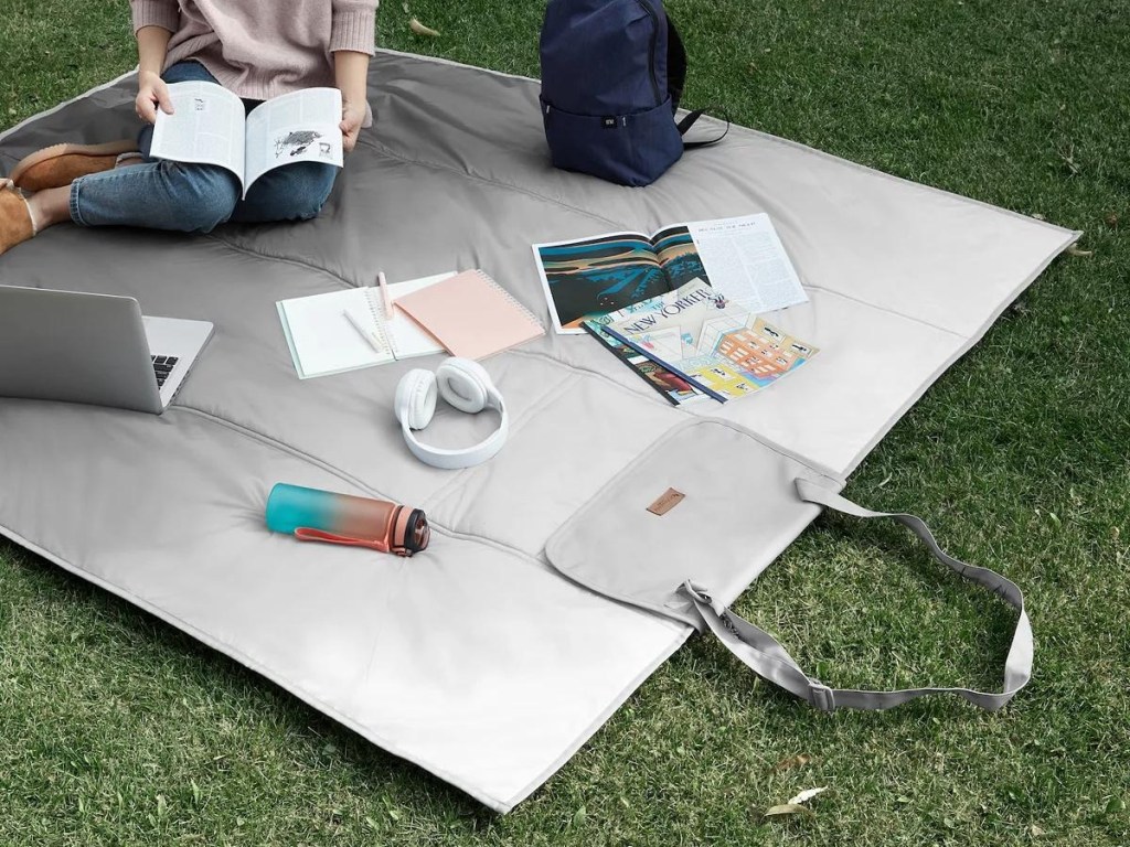 Koolaburra by UGG Rowen Outdoor Blanket