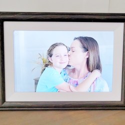 WiFi Digital Picture Frame w/ Cloud Sharing Only $69.99 Shipped on Amazon | Holds Over 40,000 Photos