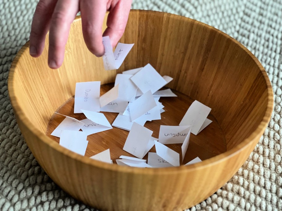 Play the FREE Salad Bowl Game at Your Holiday Party – Easy to Learn, Few Supplies, Super Fun for All Ages!