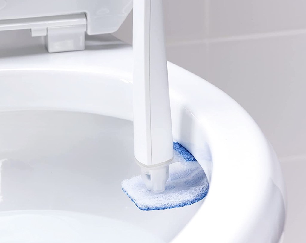 Scotch-Brite Toilet Bowl Scrubber cleaning toilet