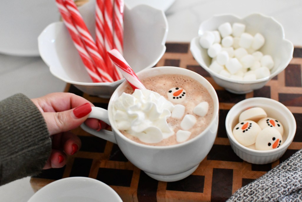 slow cooker hot chocolate snow man