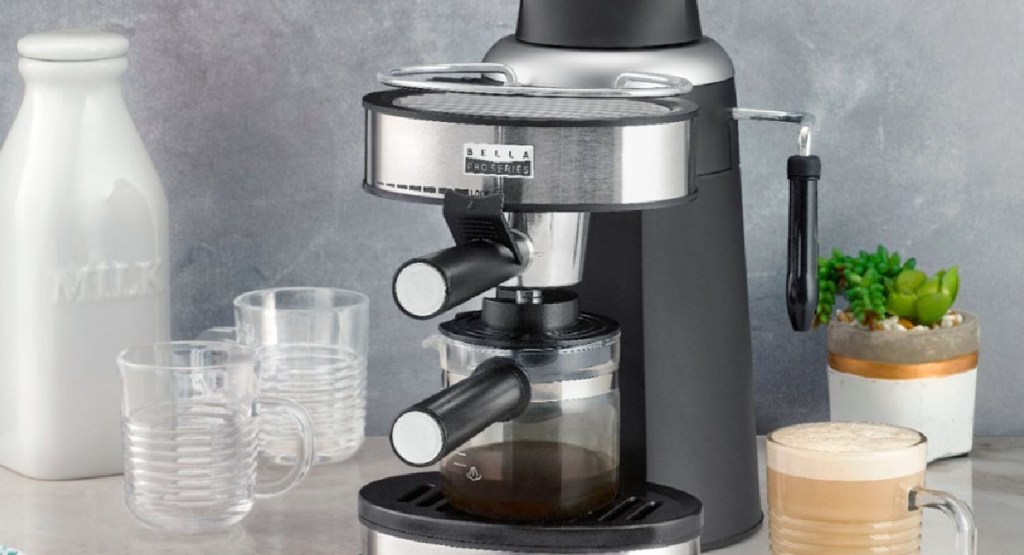 Bella espresso maker with milk and frothed