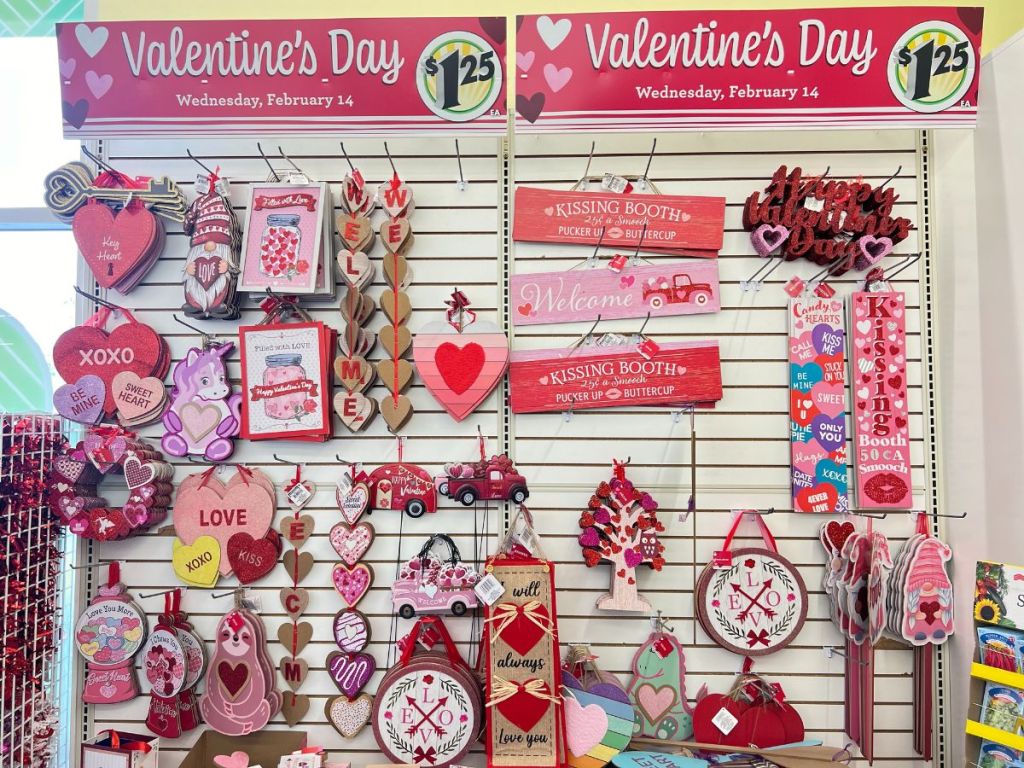 Dollar Store Valentine's Day Wall Hanging Decor