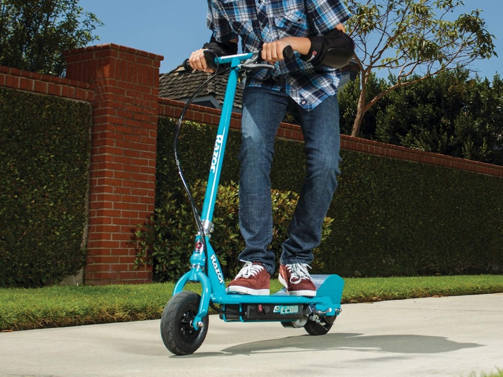 Razor E200 Electric Scooter in Teal