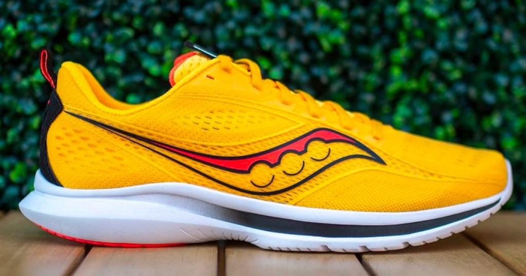 a pair of Saucony Men's Kinvara 13 running shoes