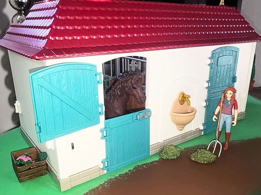 Close up view of the stable on the Schleich Horse Club