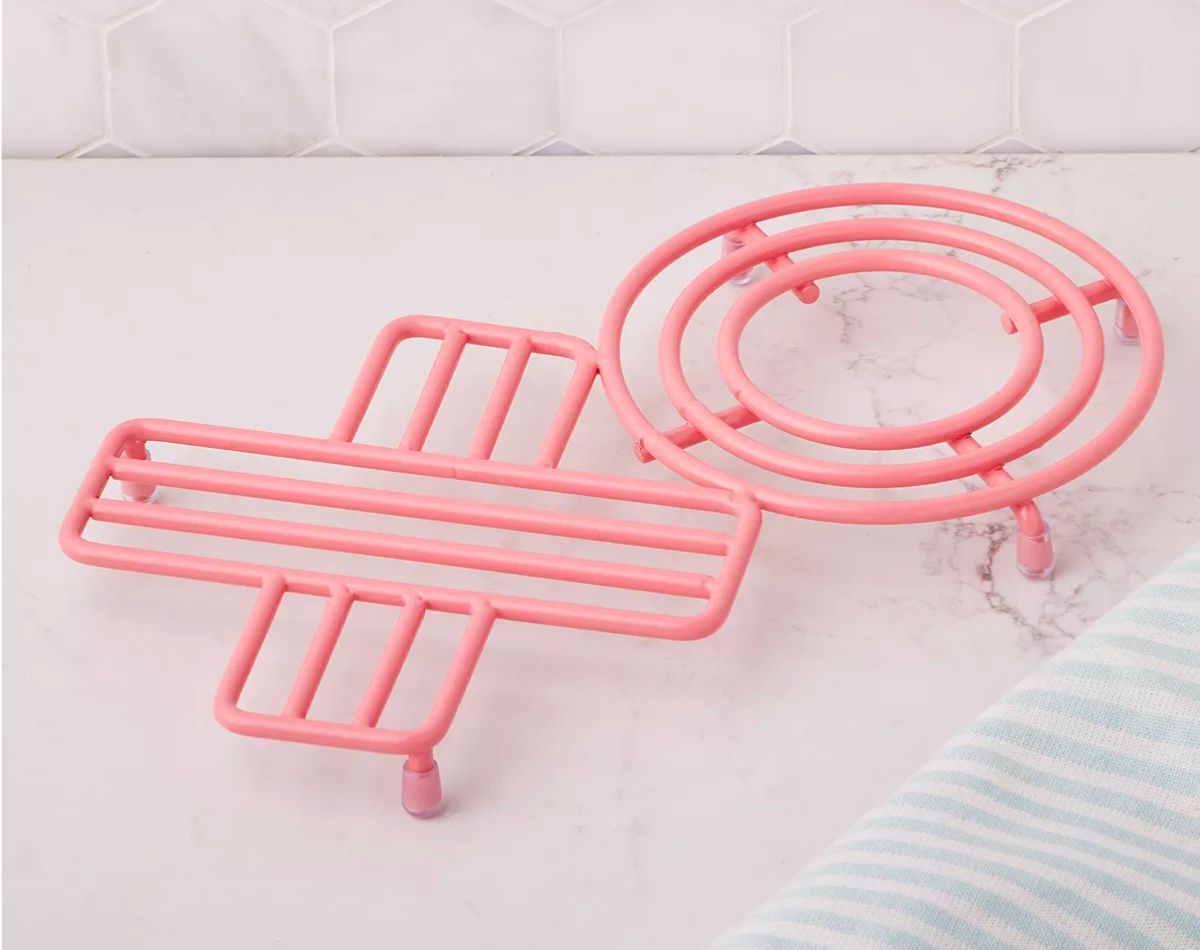 pink XO- shaped Wire Trivet