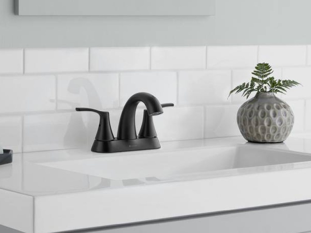 faucet in matte black displayed in the bathroom
