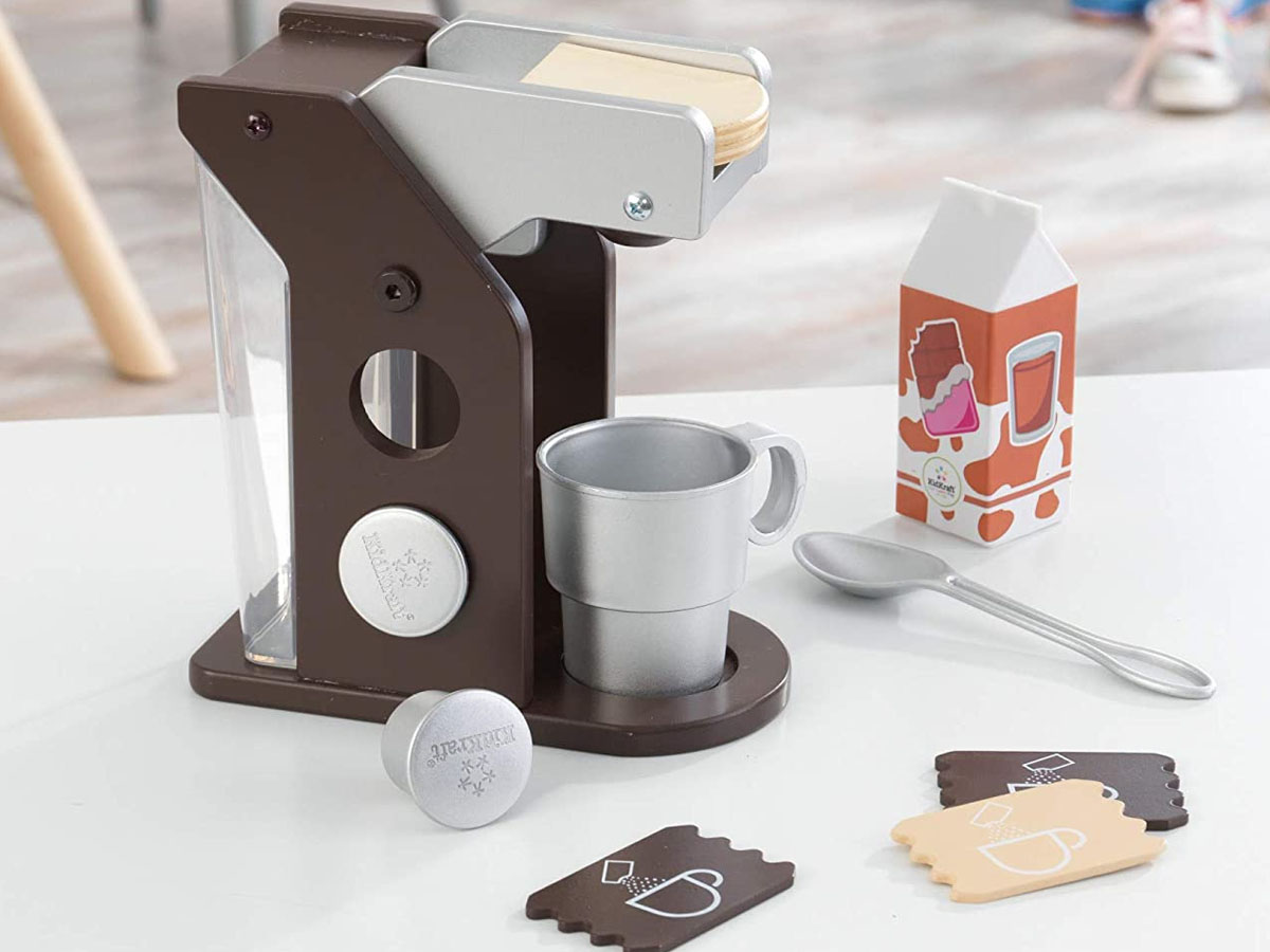 KidKraft Wooden Espresso Coffee Maker Set Just 13 On Amazon Or Walmart   Kidkraft Coffee Maker 2 