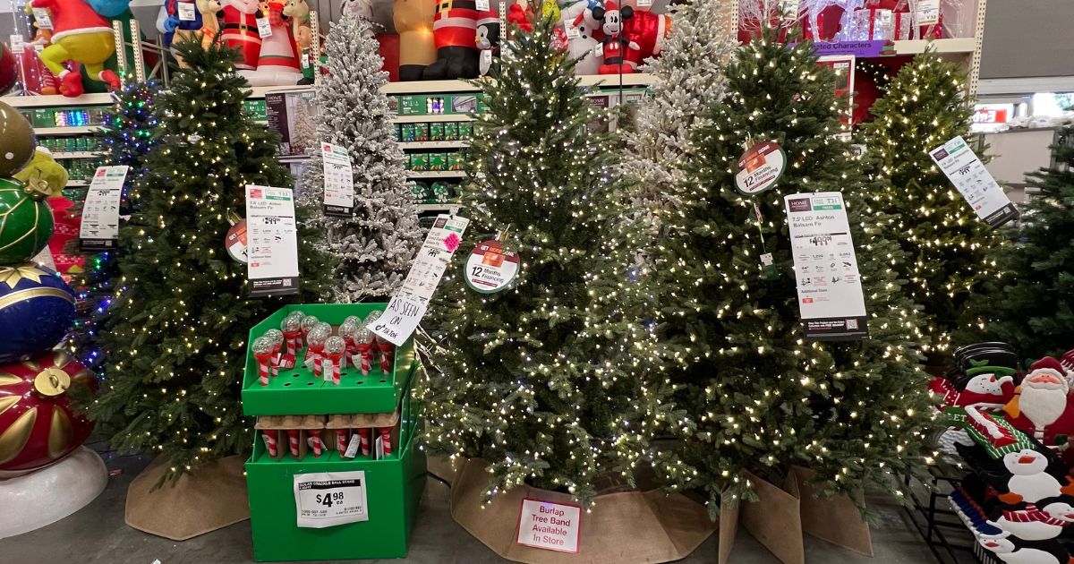 This Home Depot Christmas Tree Went Viral & It's Easy to See Why ...