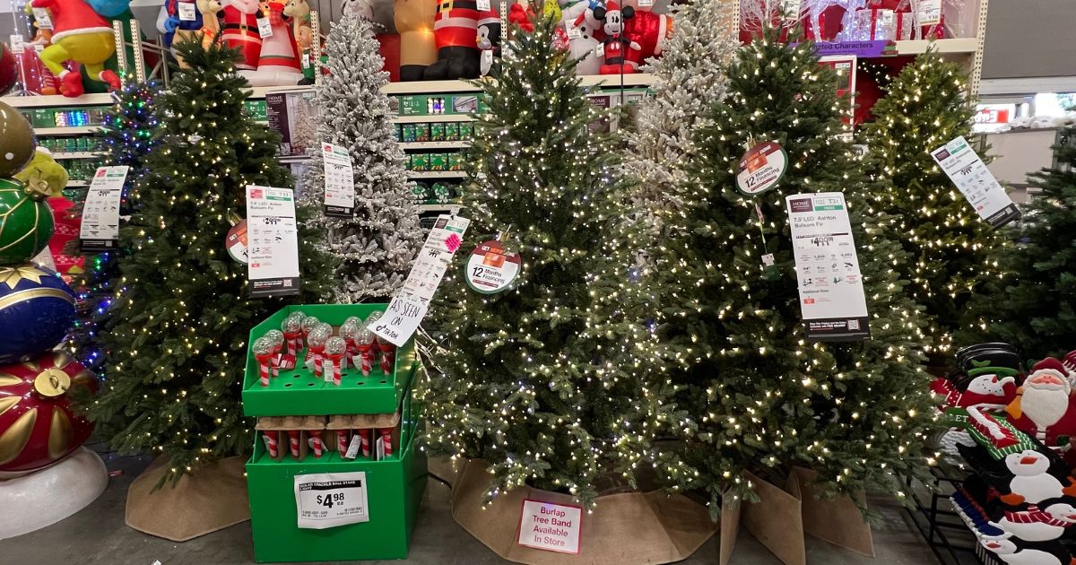 This Home Depot Christmas Tree Went Viral & It's Easy to See Why