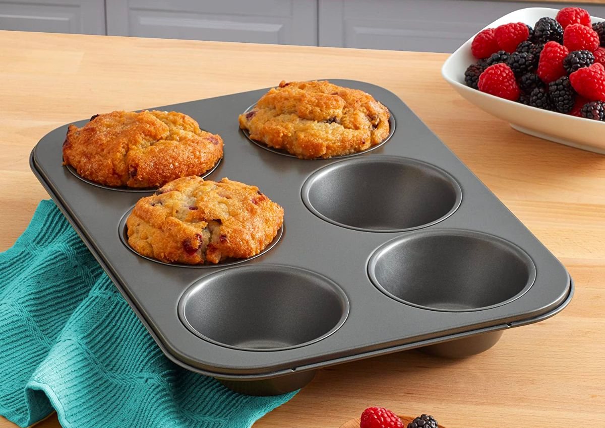 Chicago Metallic Professional 6-Cup Non-Stick Muffin Pan
