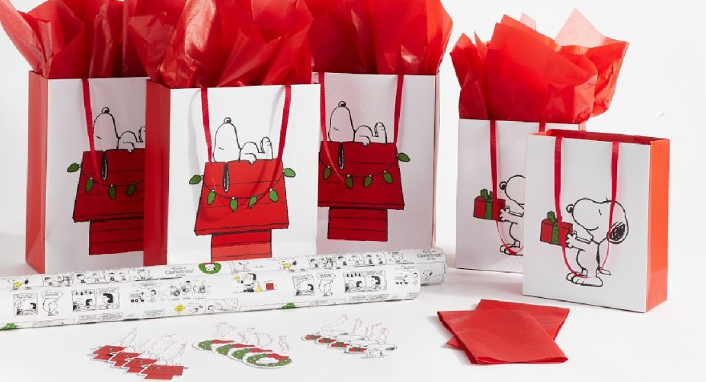 Snoopy Christmas wrapping