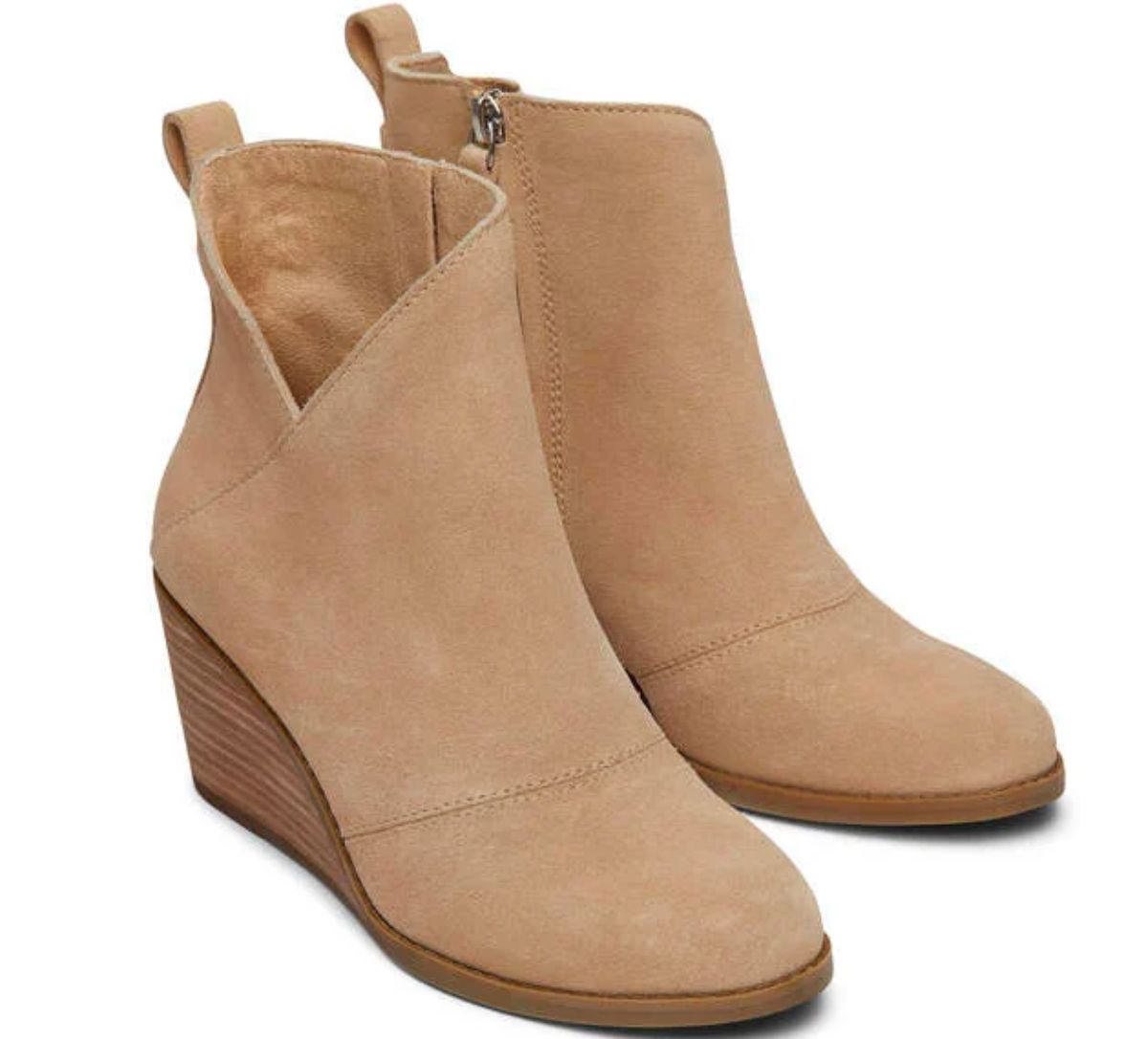 Toms Womens’ Sutton Suede Wedge Boot in Oatmeal stock image