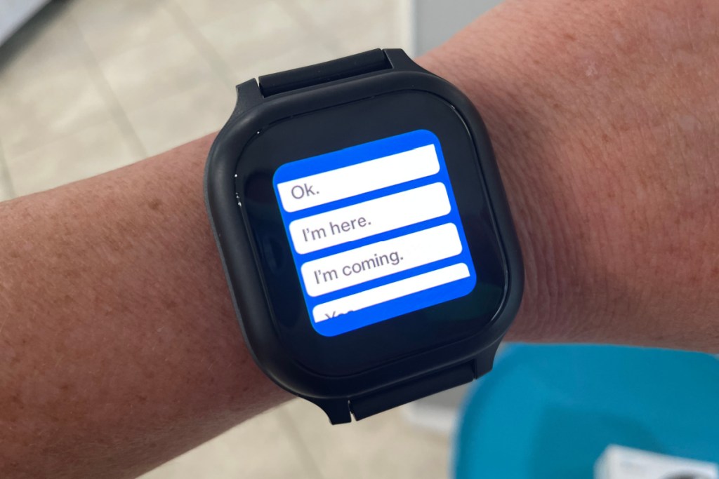 Preset text message displayed on the Gabb watch for kids