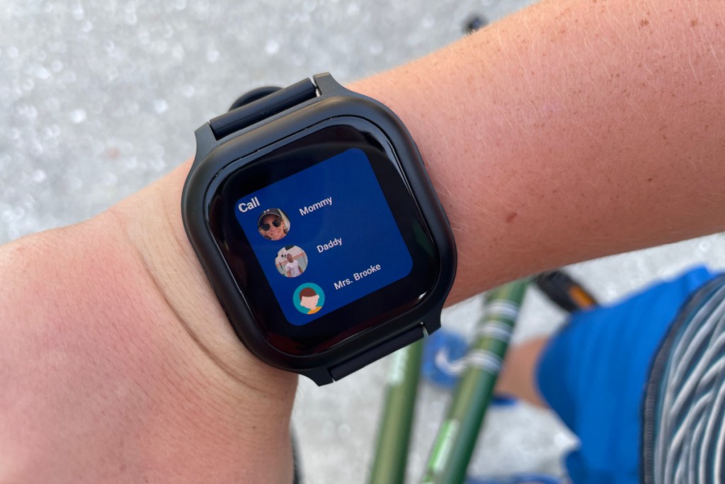 The Gabb watch for kids displaying parent-approved contacts