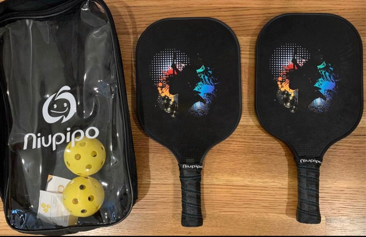 Pickleball set with 2 paddles, 4 balls and a storage case