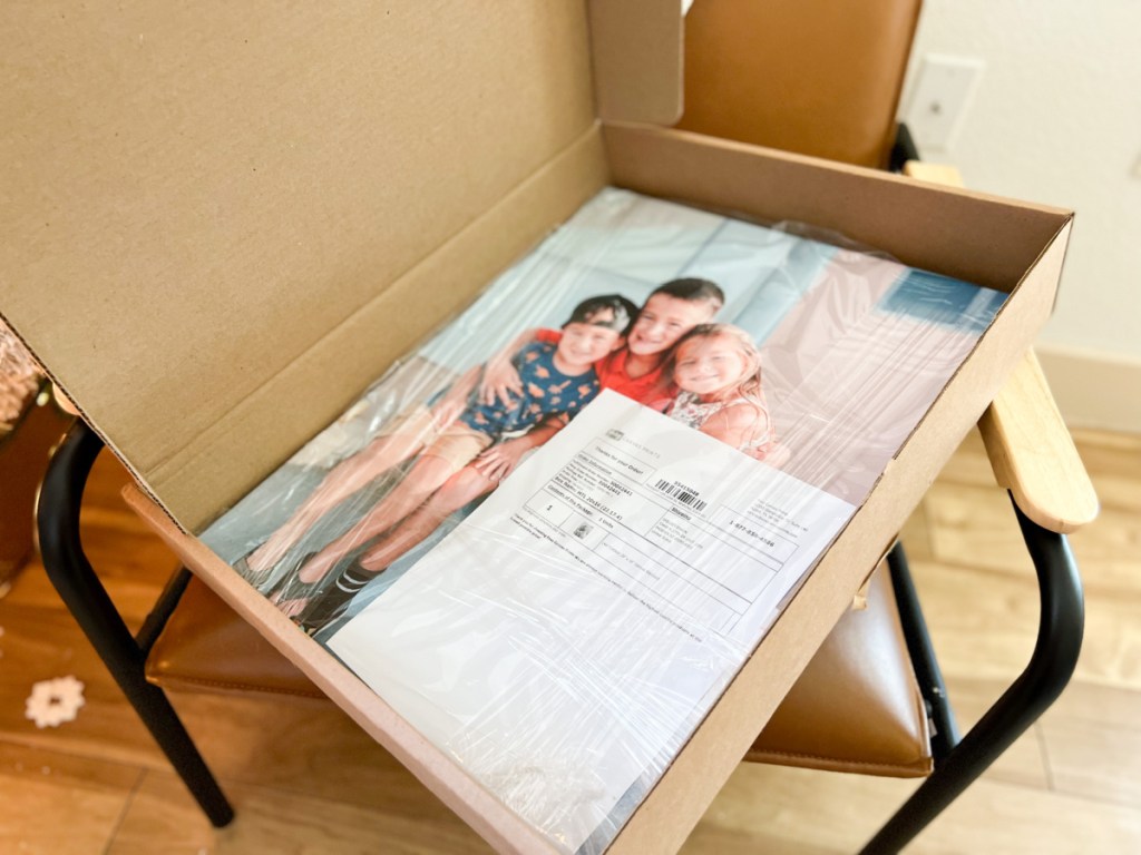 canvas print inside box with open lid