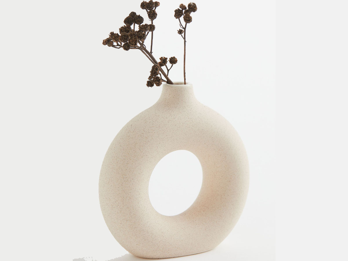 circle stoneware white vase with flowers