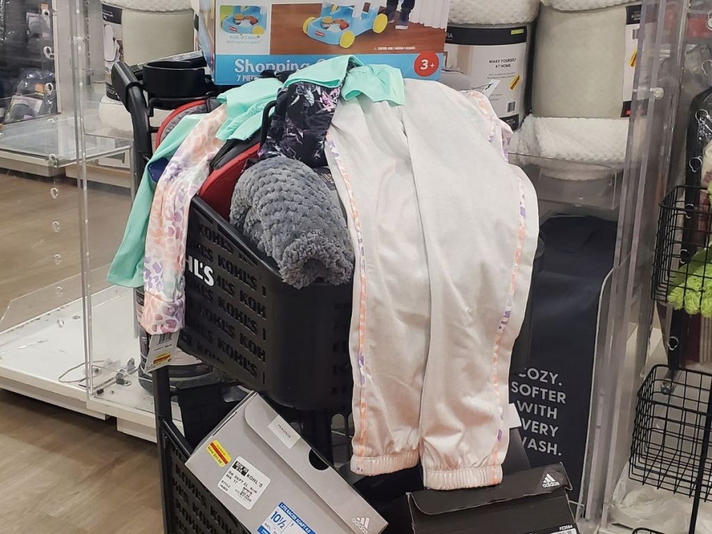 Kohls shopping cart filled with items